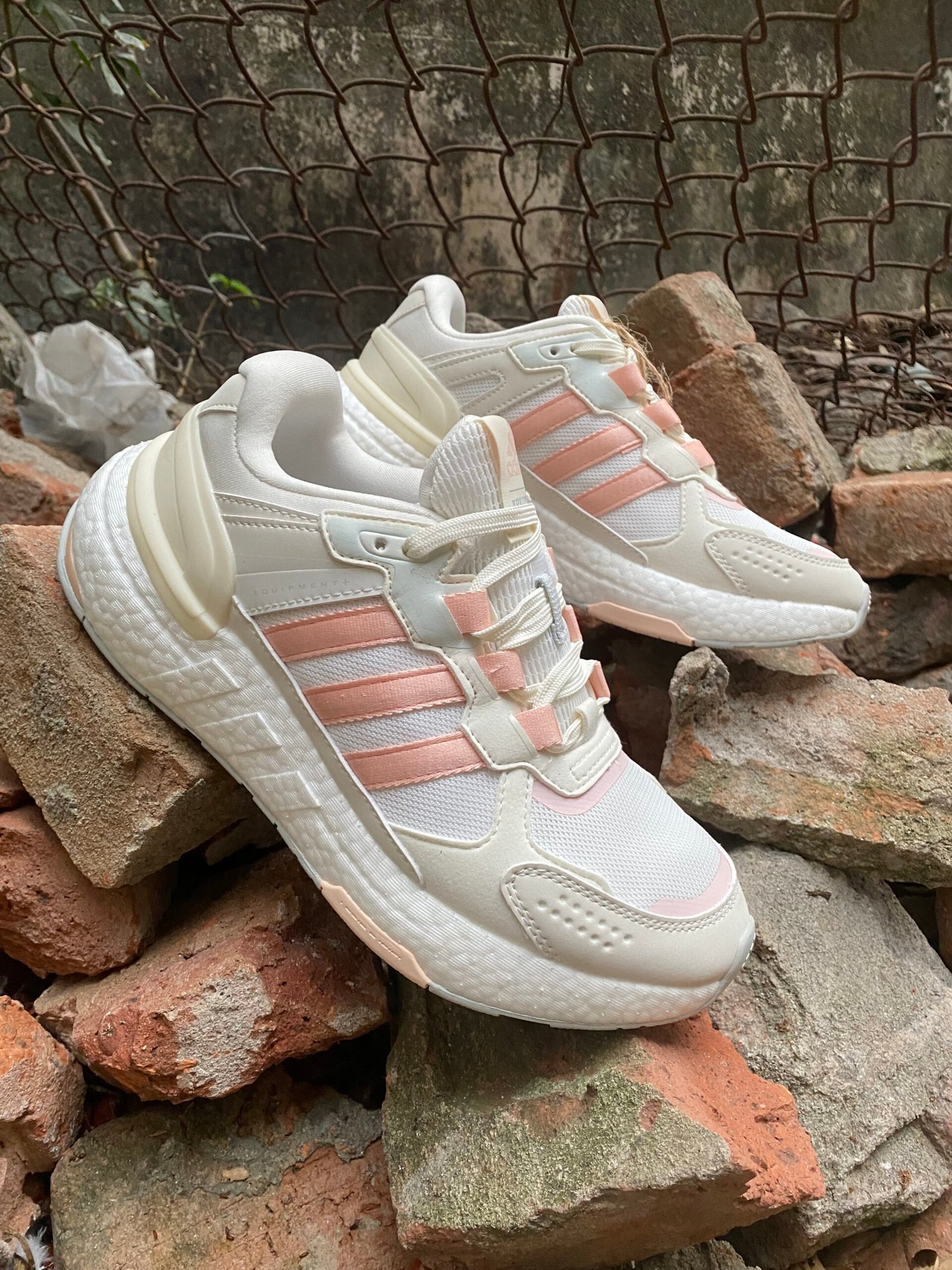 Women’s sneaker