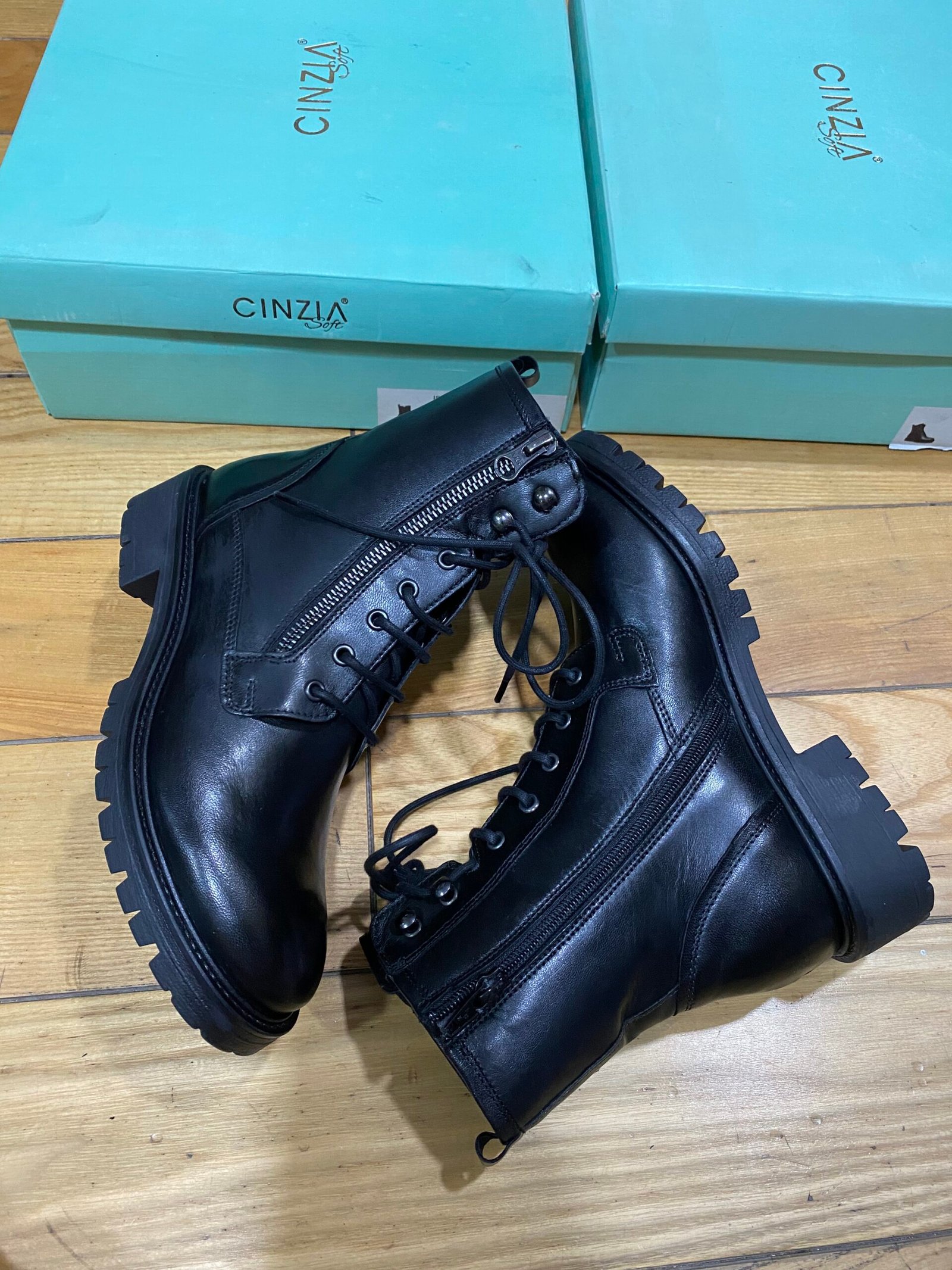 Unisex Leather Boot