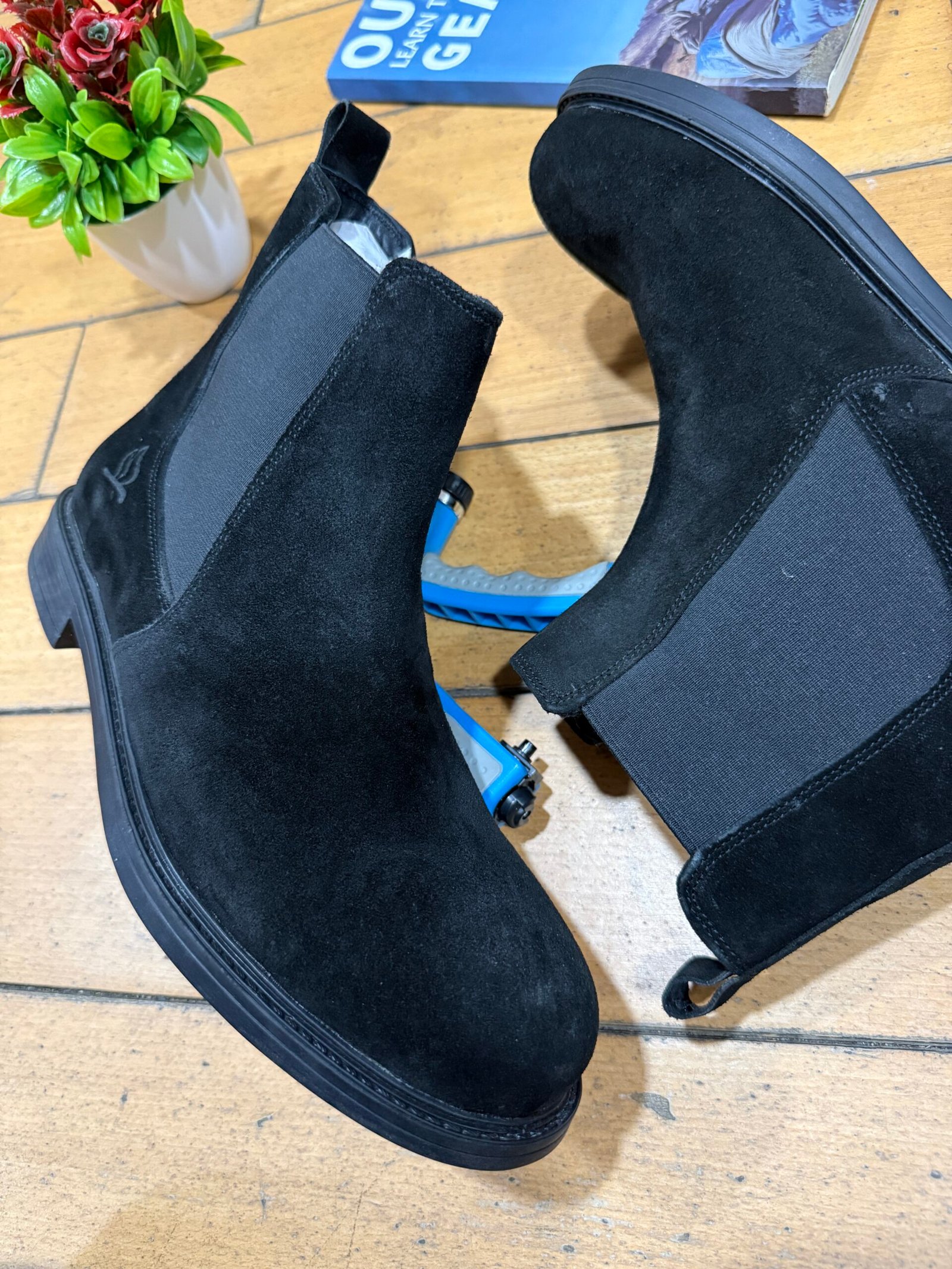 Men’s leather Chelsea boot