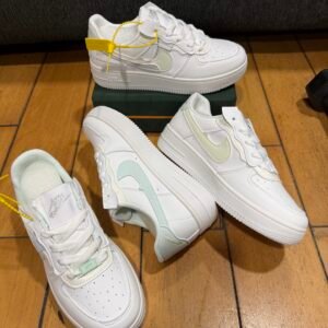 Women’s shoe