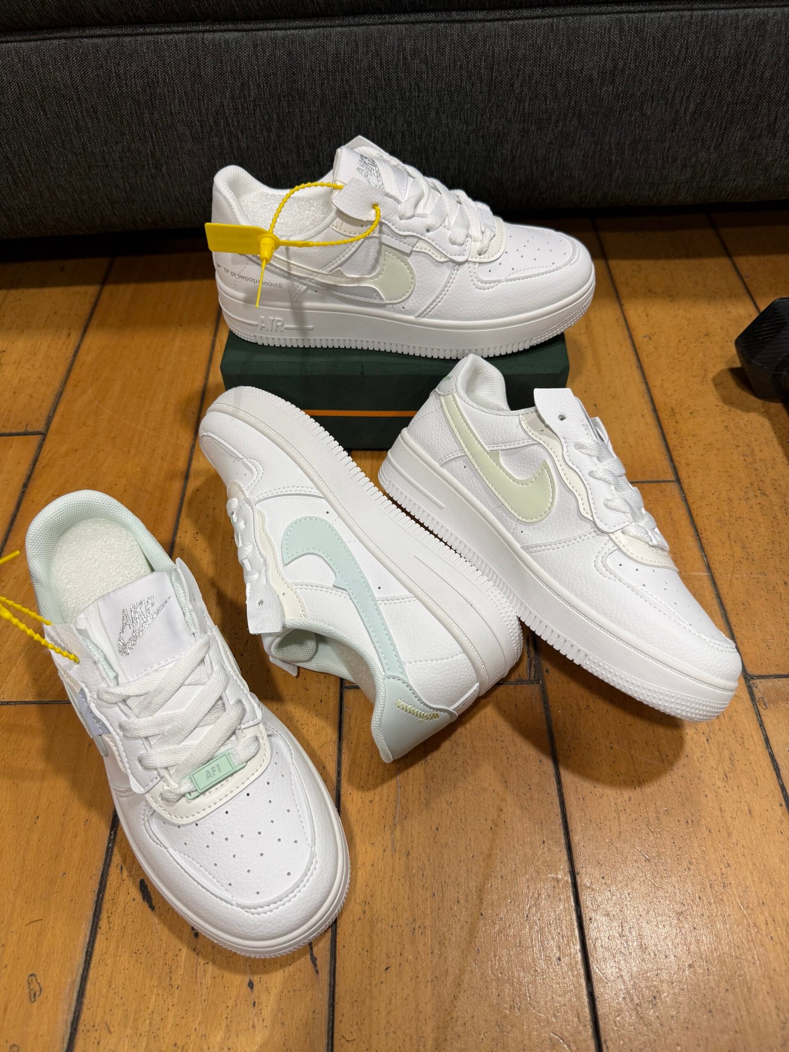 Women’s shoe
