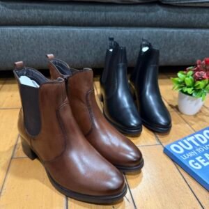 Unisex leather boot