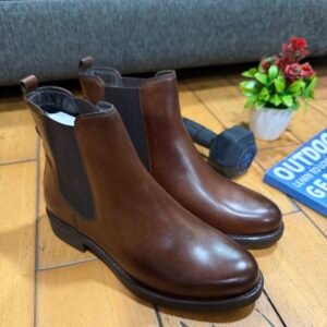 Unisex leather boot