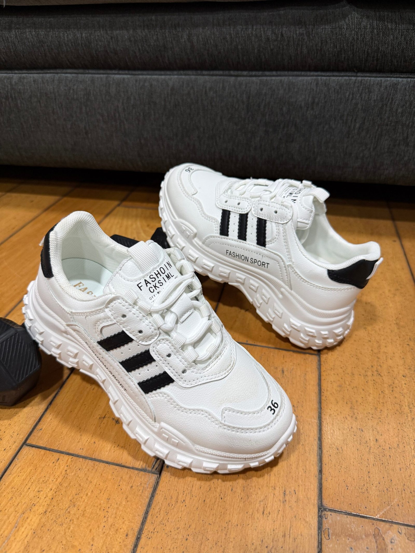 Sneaker